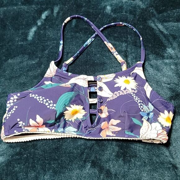 Swimsuit Top - Picture 1 of 4